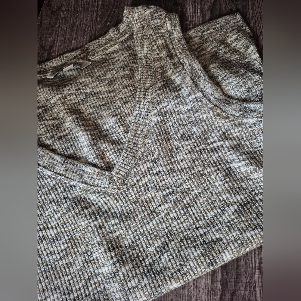Liverpool Women's Olive And Cream Textured Spacedye V- Neck Tank Top